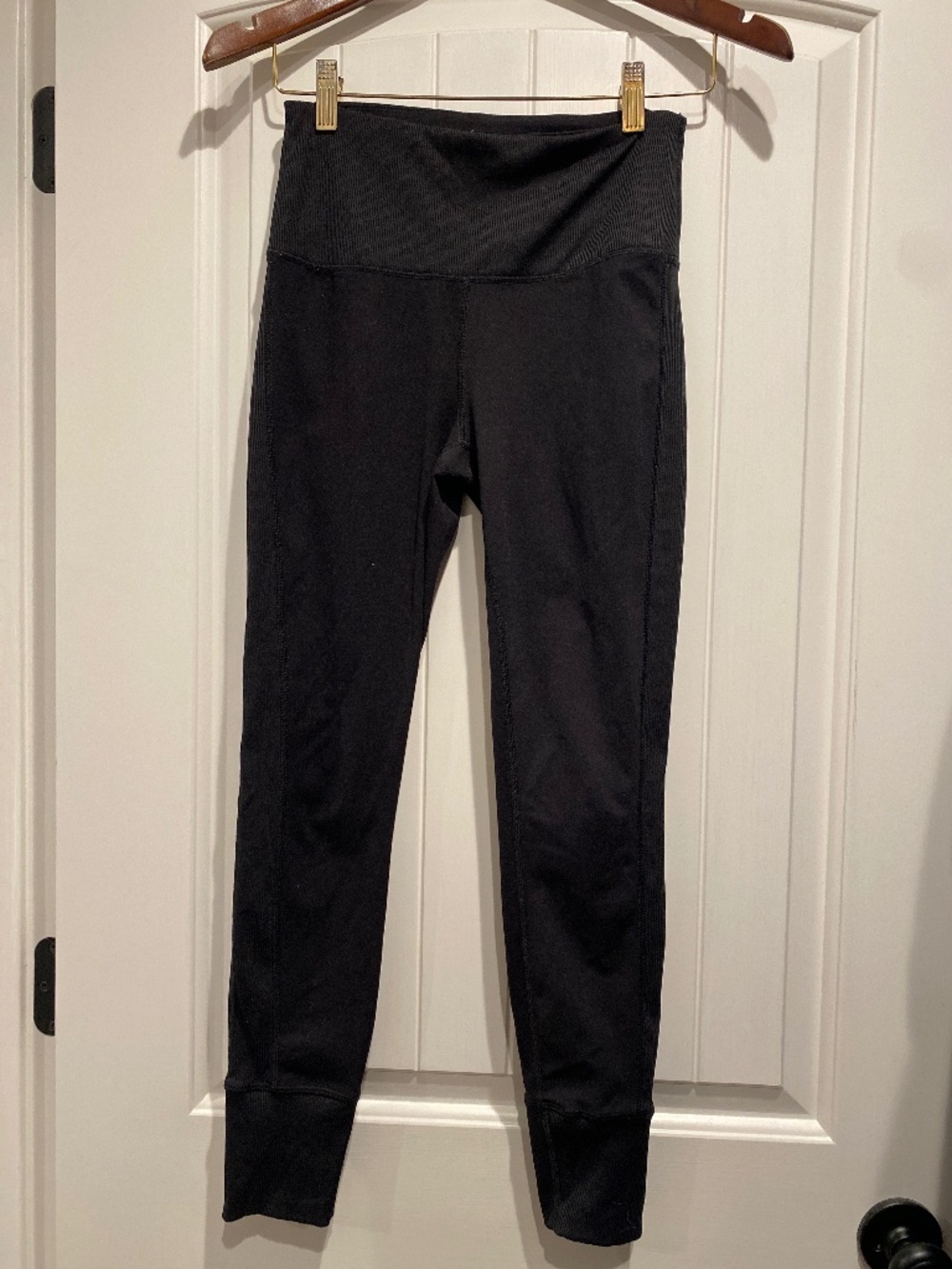 Black activewear leggings